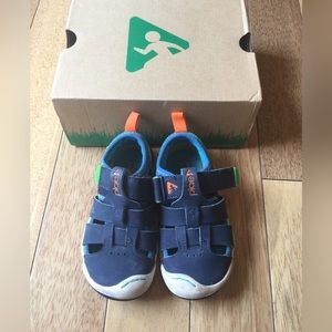 PLAE size 8 blue Velcro shoes